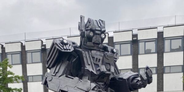 Vocal-Robot-Performing-Outside