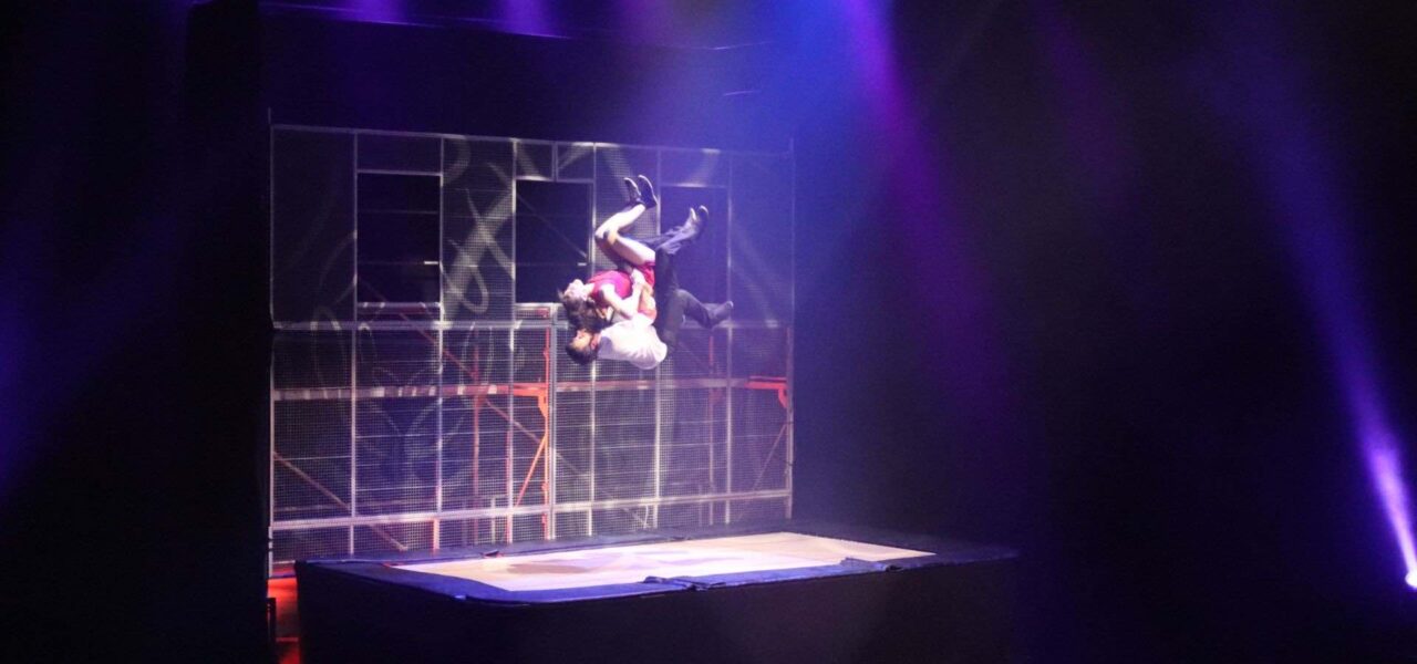 Wall-Trampoline-Stunt-Show-Act