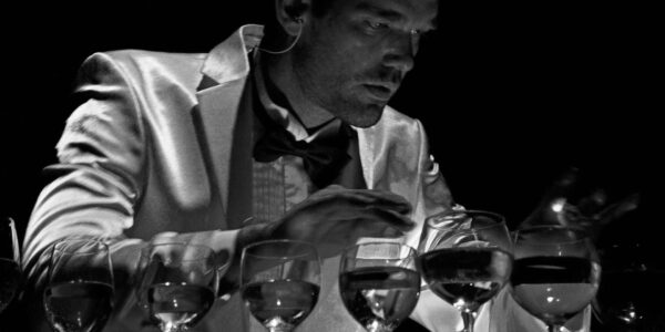 Wine-Glass-Harpist