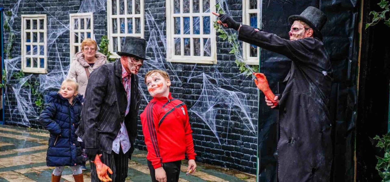 Interactive-Halloween-Entertainment-At-Trick-Or-Treat-Street-Event