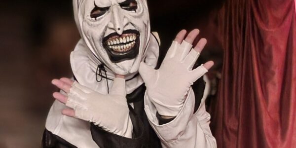 Art-The-Clown-Walkabout-Performer-For-Halloween-Events