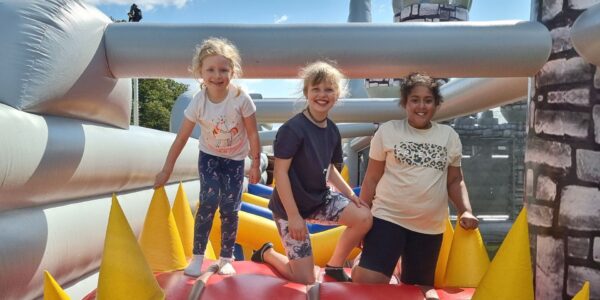 Childrens-Inflatable-Obstacle-Course-Three-Children