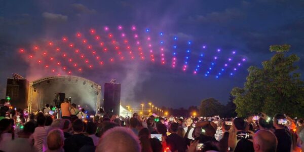 Drone-Display-Using-Red-And-Blue-Drones