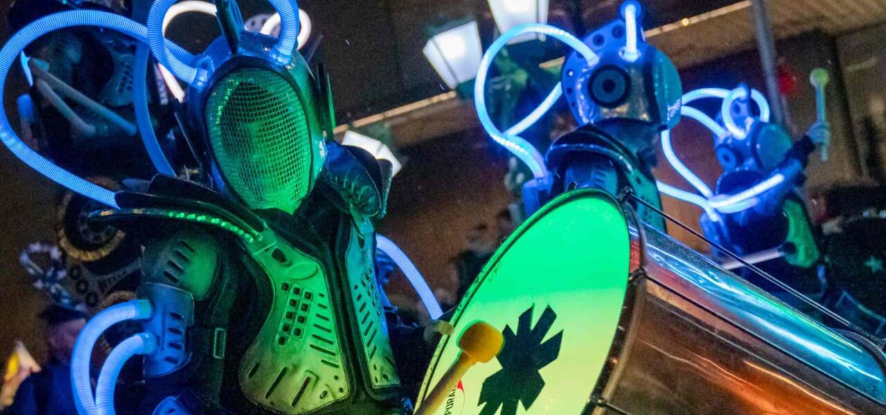 Green-Drumming-Glow-Bots