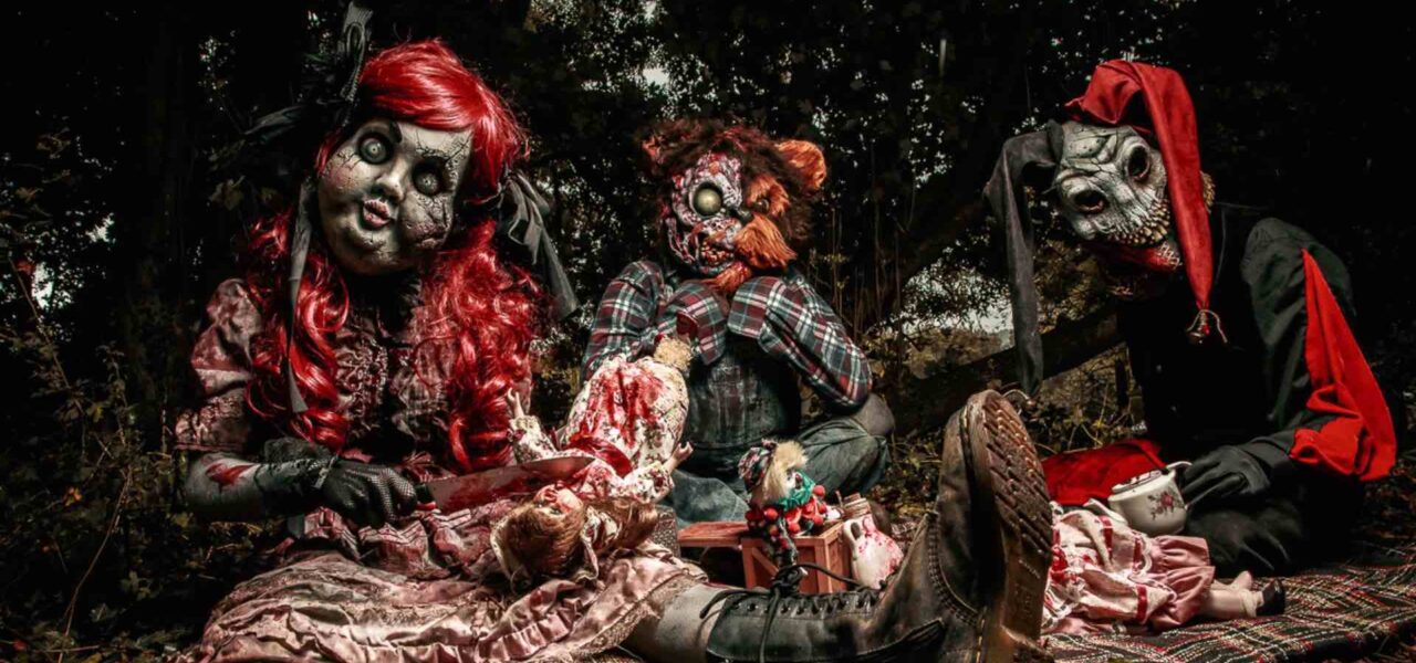 Haunted-Toy-Shop-Inspired-Halloween-Walkabout-Entertainment