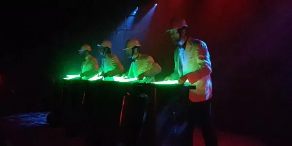 LED-Drummers-Glowing-Sticks