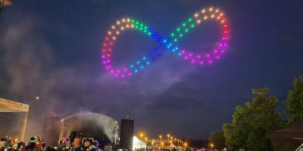 Rainbow-Infinity-Loop-Air-Drone-Show