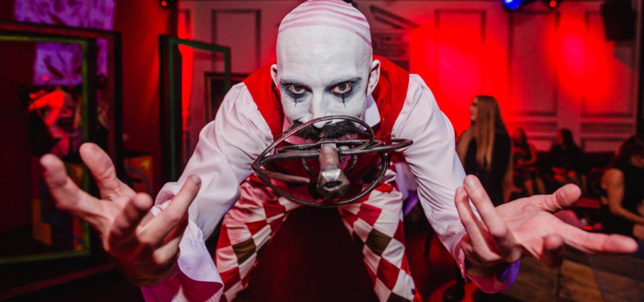 Sword-Performer-For-Meet-And-Greet-Halloween-Themed-Entertainment
