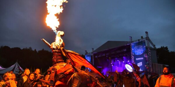 Walkabout-Fire-Breathing-Dragon-Blast-Of-Fire