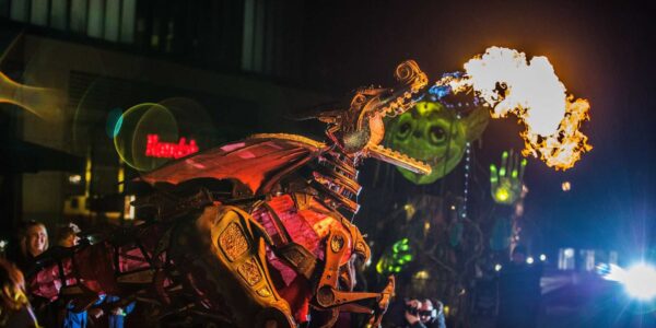 Walkabout-Fire-Breathing-Dragon-On-Street