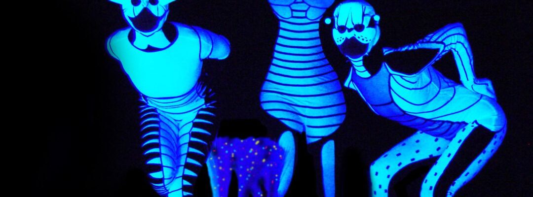 Animal-Themed-UV-Show-Three-Performers Animal-Themed-UV-Show-Three-Performers