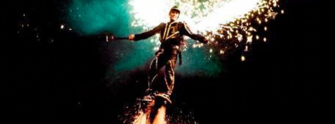 Flyboard-Firework-Show-Performer Flyboard-Firework-Show-Performer