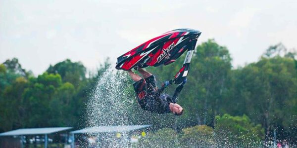 Jet-Ski-Freestyler-Stunt
