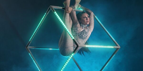 LED-Aerial-Cube-Act