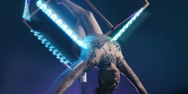 LED-Aerial-Performer