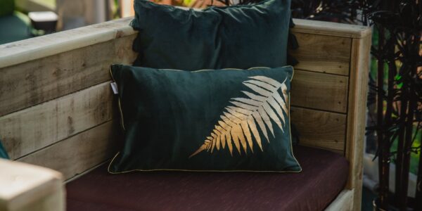 Pallet-Sofa-With-Cushions