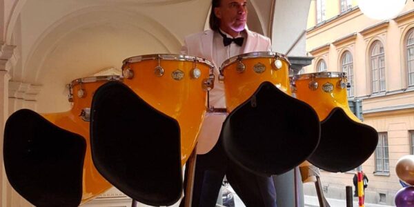 Stilt_Drummers