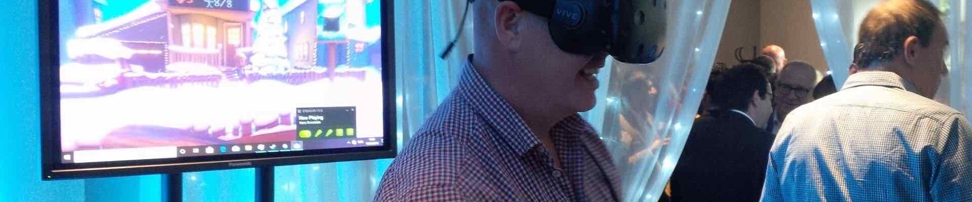 VR-Game-Rental-Man-Playing