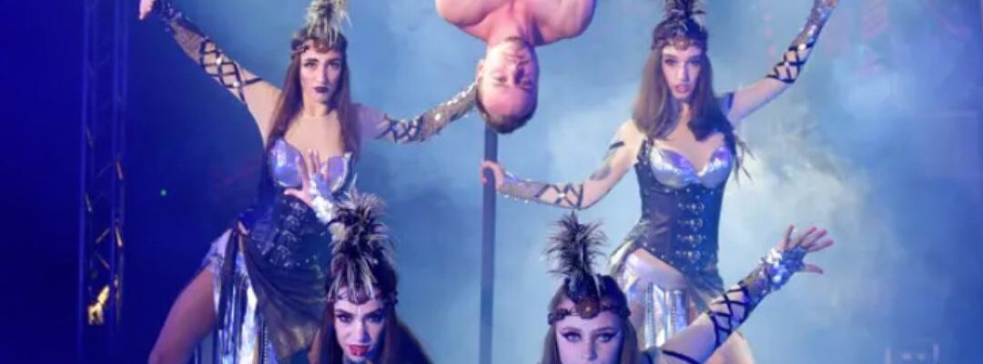 Circus-Show-Troupe Circus-Show-Troupe