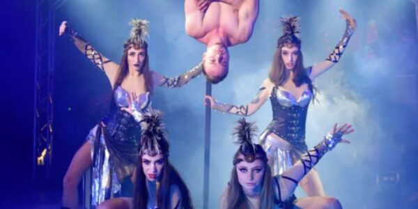Circus-Show-Troupe