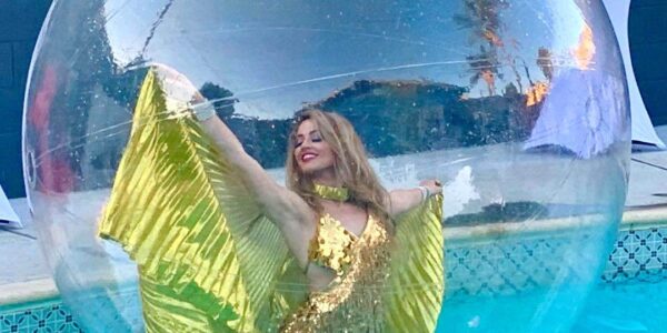 Golden-Bubble-Sphere-Acrobat