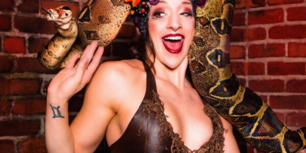 Live-Snake-Charmer-Performing