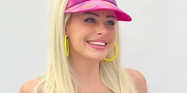Margot-Barbie-Impersonator-Pink-Cap