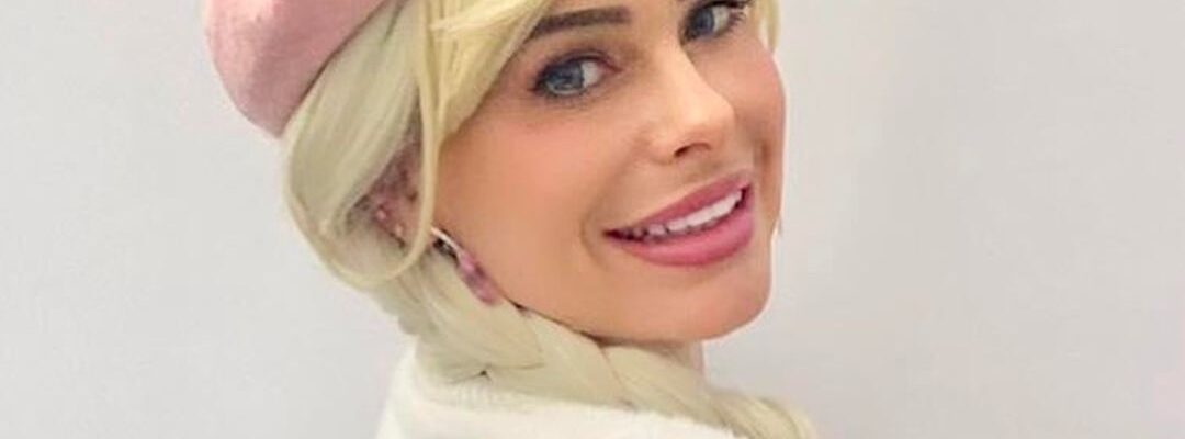 Margot-Robbie-Barbie-Lookalike Margot-Robbie-Barbie-Lookalike