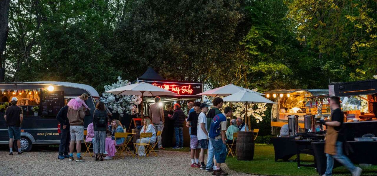 Mobile-Catering-Stands