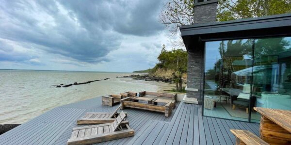 Private-Island-Party-Summer-House