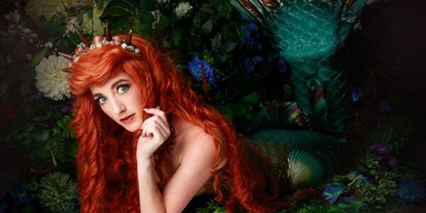 Red-Headed-Mermaid-Performer