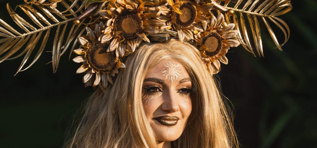 Spring-Themed-Enchanted-Garden-Roaming-Performers-3