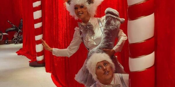 Elves-With-Candy-Canes