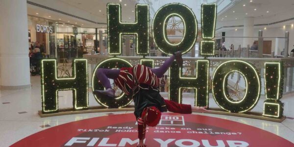 Acrobat-Christmas-Elf-Hand-Stand-Performer