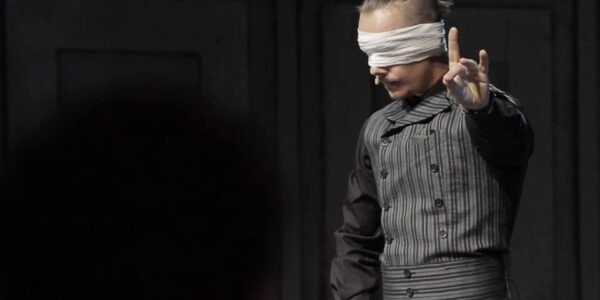 Blind-Folded-Illusion-Stunt