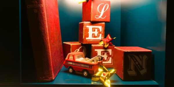 Childrens-Building-Blocks-Christmas-Props