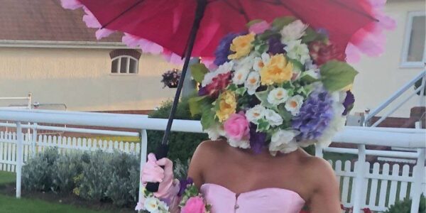 Elegant-Flower-Head-Performer