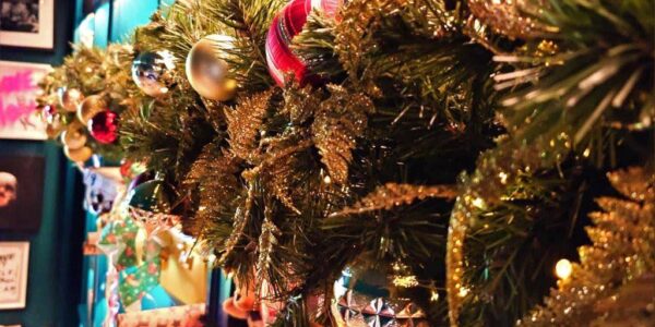 Festive-Decor-From-Santas-Toy-Workshop