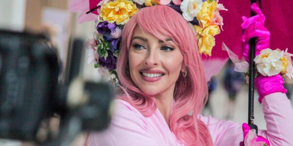 Flower-Head-Performer-With-Her-Face-On-Show