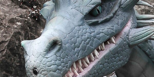 Frost-Themed-Animatronic-Dragon