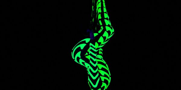 Glow-Hula-Hoop-Performer