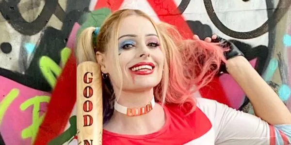 Close up of Harley Quinn lookalike