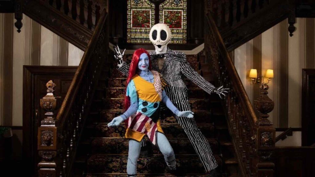 Nightmare before christmas themed performers Jack and Sally