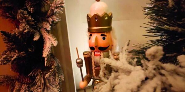 Nut-Cracker-Santas-Grotto-Set-Prop