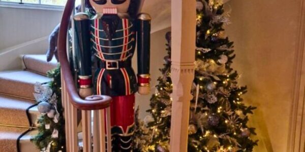 Nutcracker-Stairway-Scene