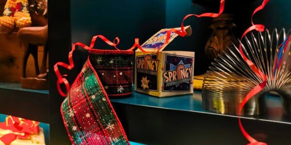 Props-And-Ribbon-Toys-Props