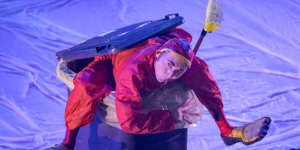 Sustainable-Themed-Circus-Promoting-Waste-Issues