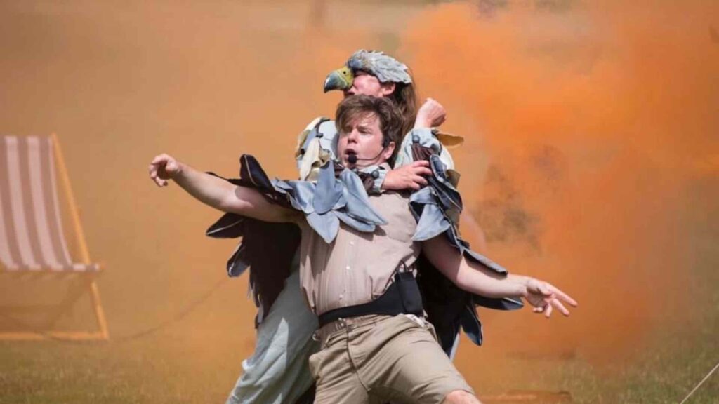 A hilarious street theatre show where birds turn on their handler