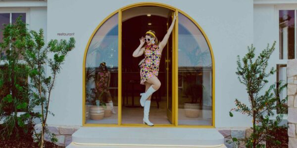 1960s-Themed-Gatsby-Girl