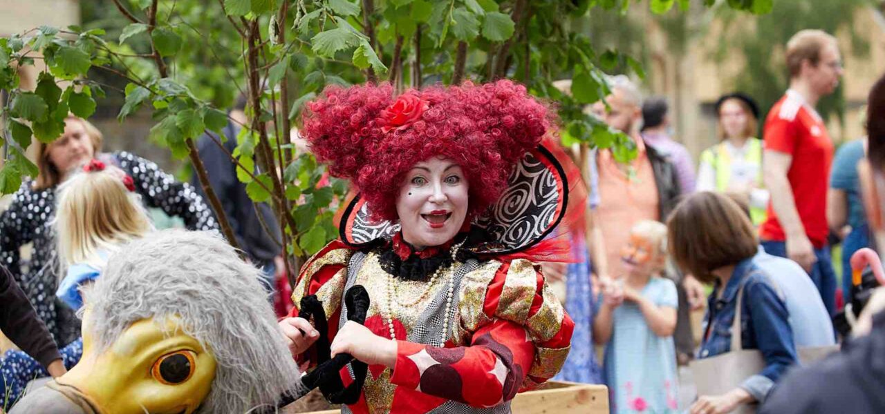 Queen-Of-Hearts-Riding-Dodo